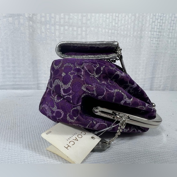 NWT Coach Kisslock Clutch / Wristlet with Matching Cardholder - Picture 8 of 16